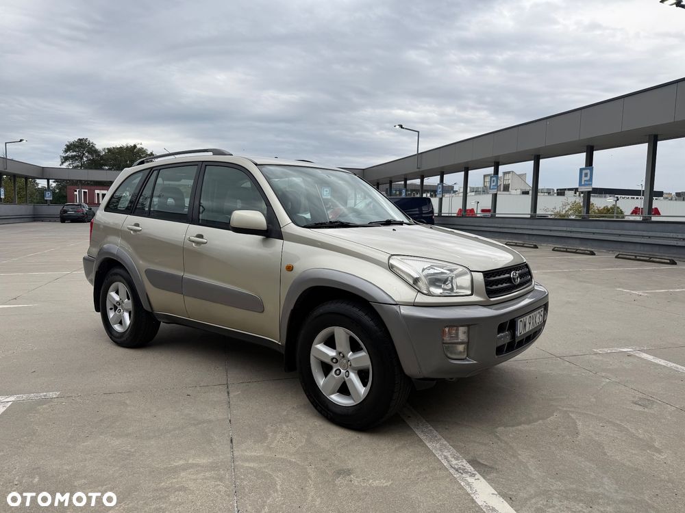 Toyota RAV4 2.0 VVT-i 4x4 - 4