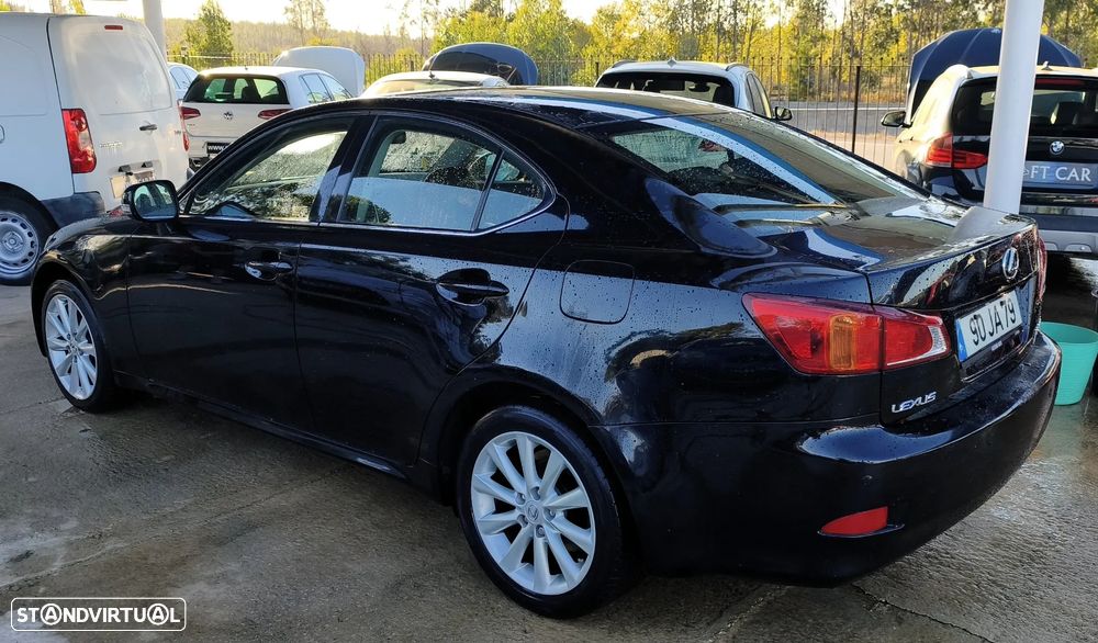 Lexus IS 220 d Luxury 2D - 8