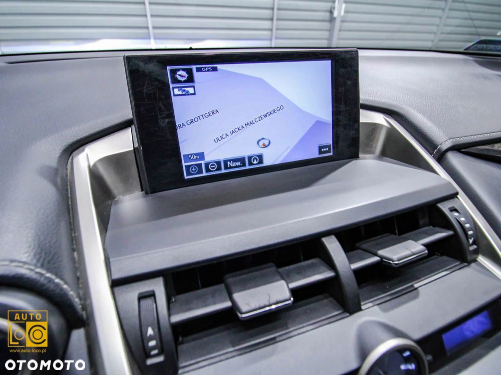 Lexus NX 300h Prestige AWD - 18