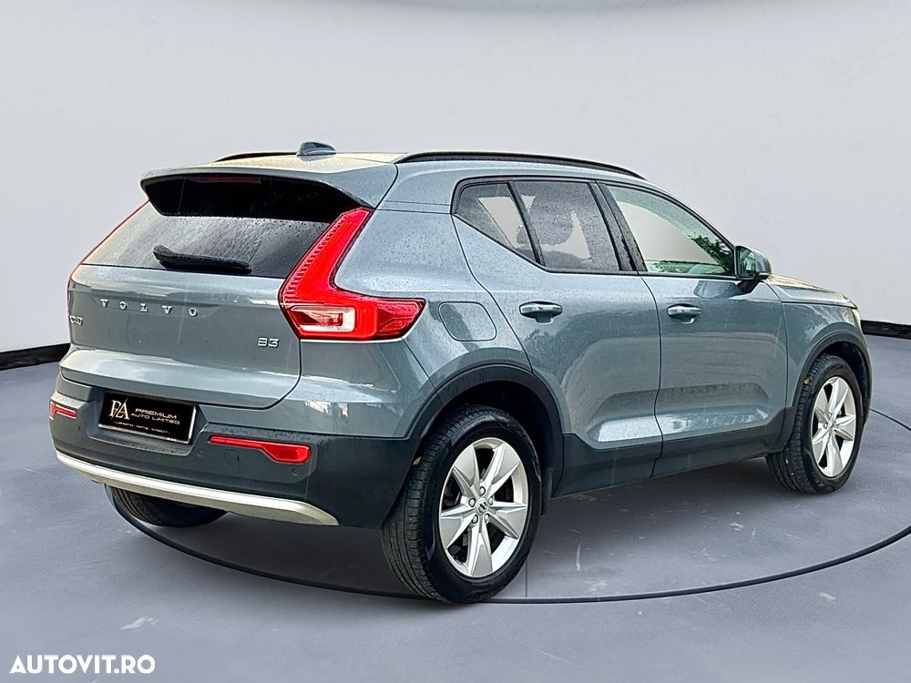 Volvo XC 40 B3 AT FWD MHEV Plus Dark - 3