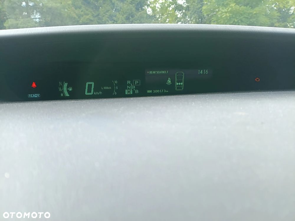 Toyota Prius 1.8 HSD Prestige - 32
