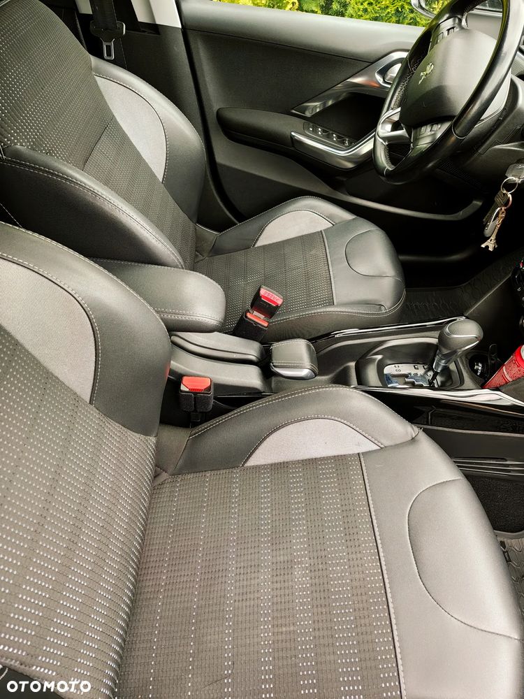 Peugeot 2008 1.2 Pure Tech GPF Allure S&S EAT6 - 9
