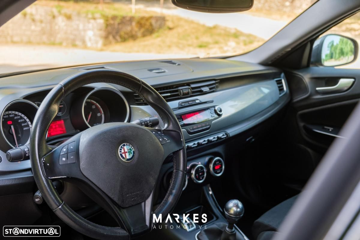 Alfa Romeo Giulietta 1.6 JTDm Distinctive - 11
