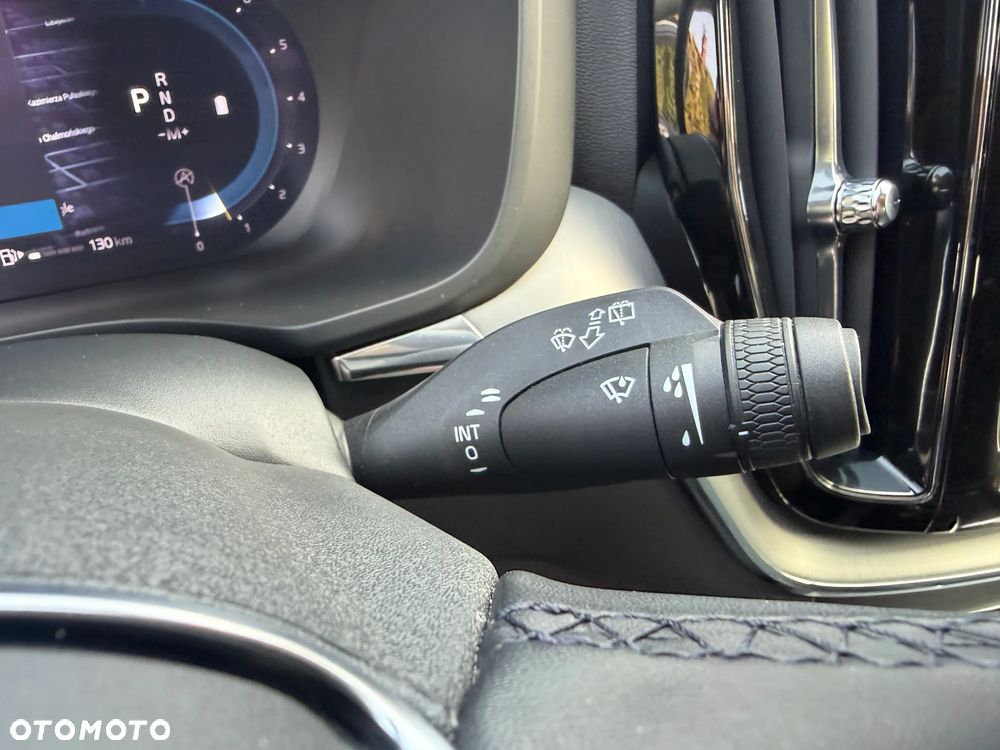 Volvo XC 60 B4 B Momentum Pro - 25