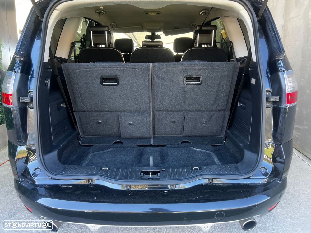 Ford S-Max 2.2 TDCi Titanium 7L - 40