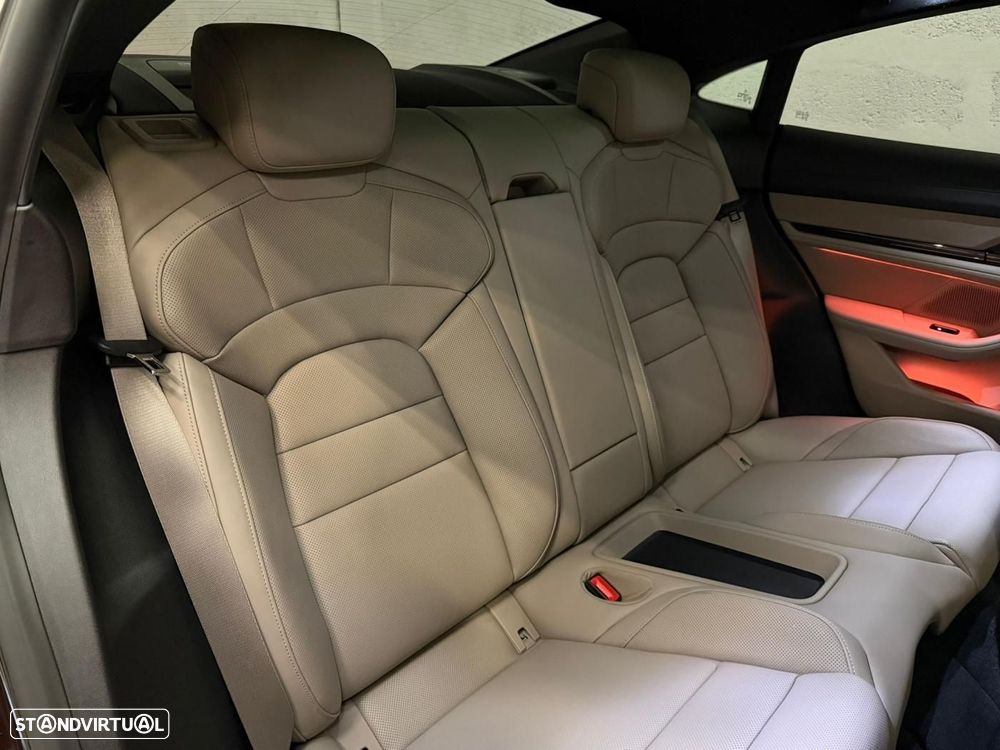 Porsche Taycan 4S - 47