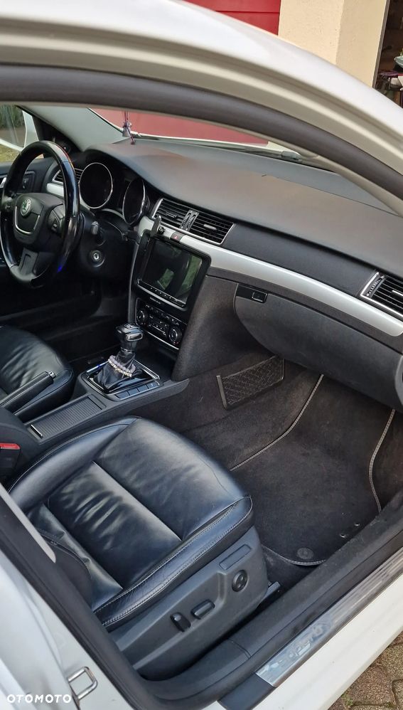 Skoda Superb 3.6 FSI 4x4 Elegance DSG - 32