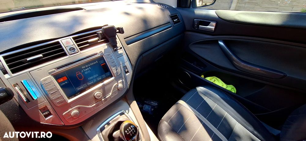 Ford Kuga ver-2-0-tdci-4wd-titanium - 16