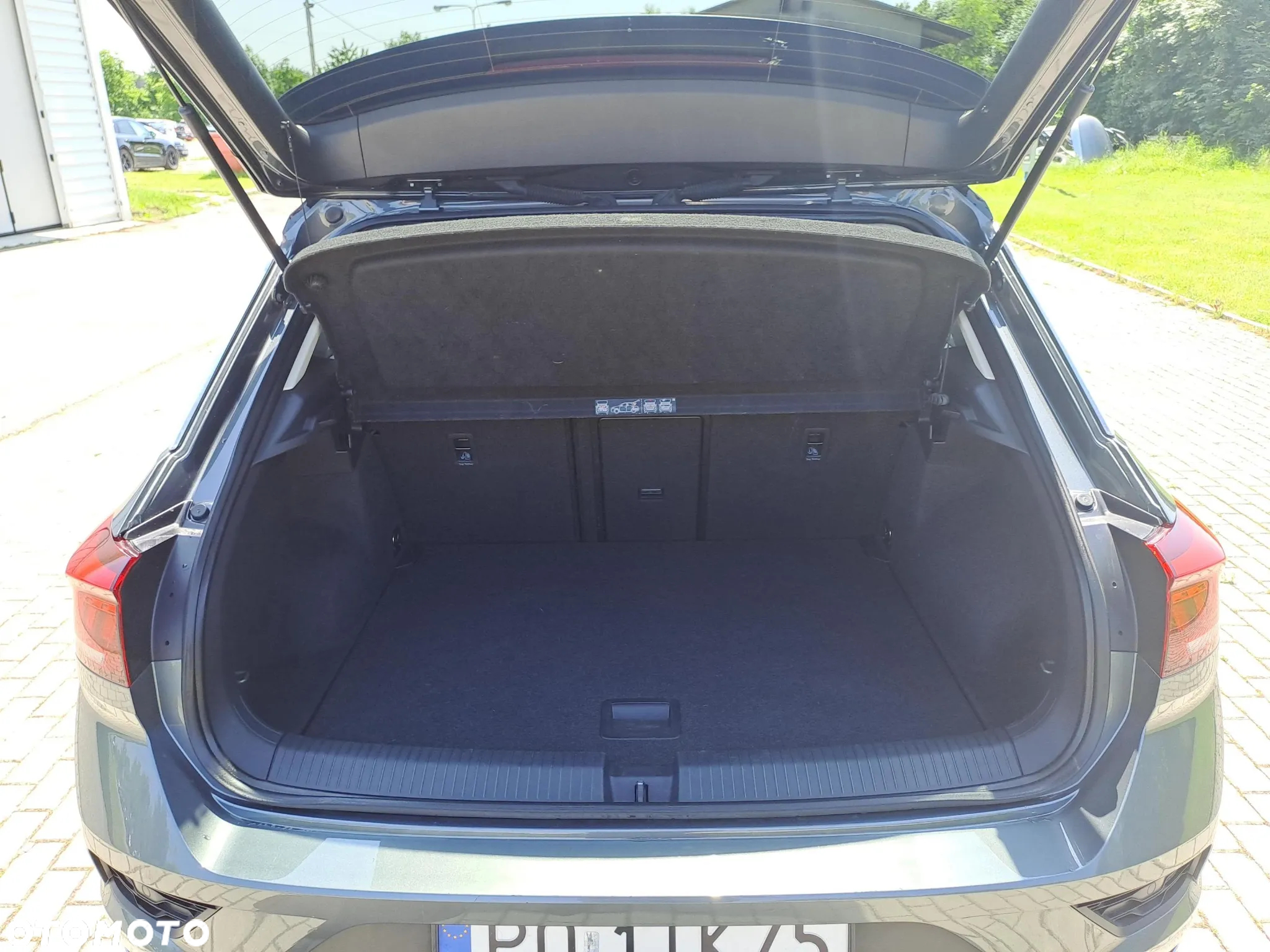 Volkswagen T-Roc - 14