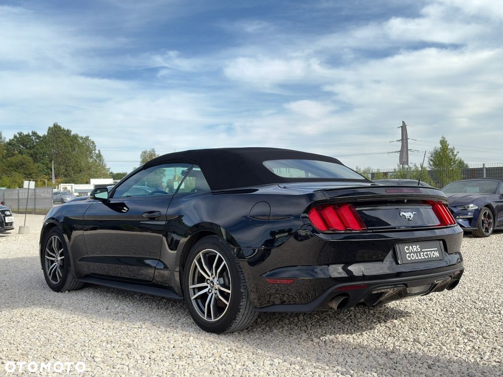 Ford Mustang - 8