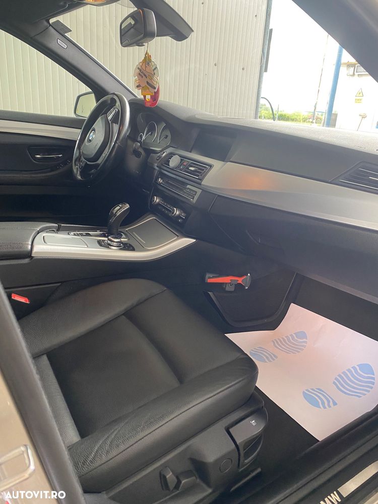 BMW Seria 5 520d xDrive - 11