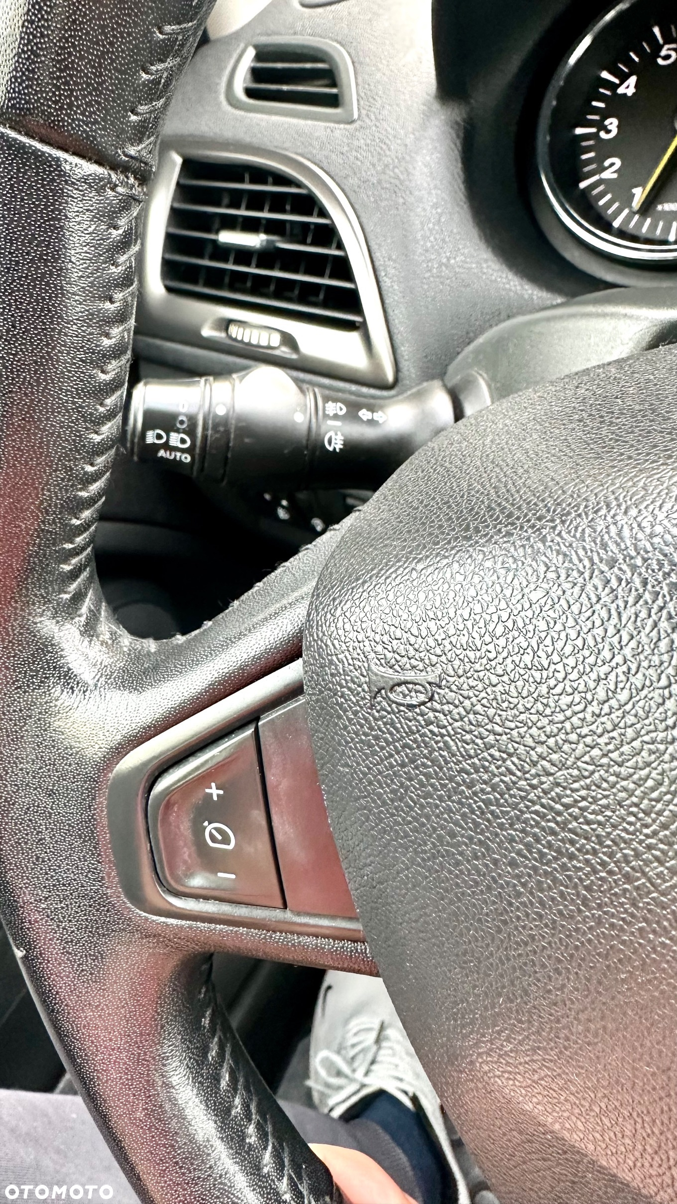Renault Megane Grandtour ENERGY TCe 115 Start & Stop Bose Edition - 31