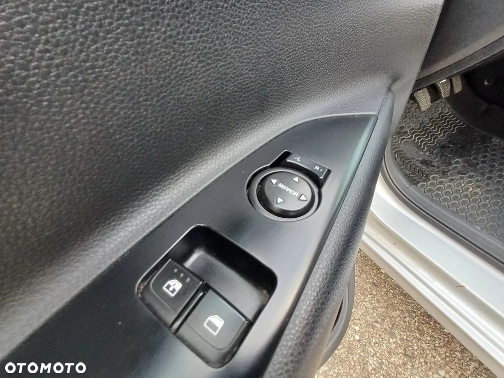 Kia Rio 1.2 Business Line - 30