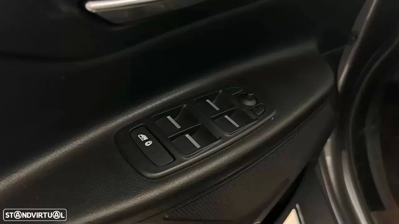 Jaguar XE E-Performance Prestige - 30
