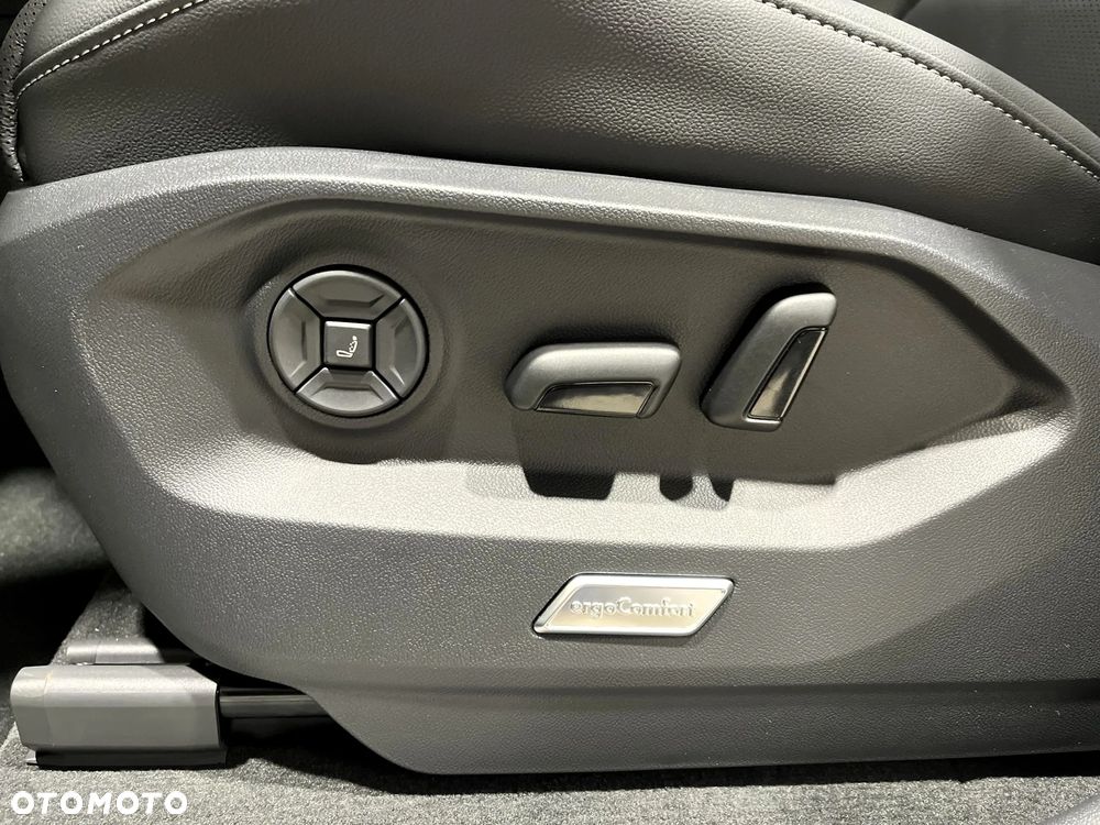 Volkswagen Touareg 3.0 V6 TDI SCR 4Mot R-Line - 11