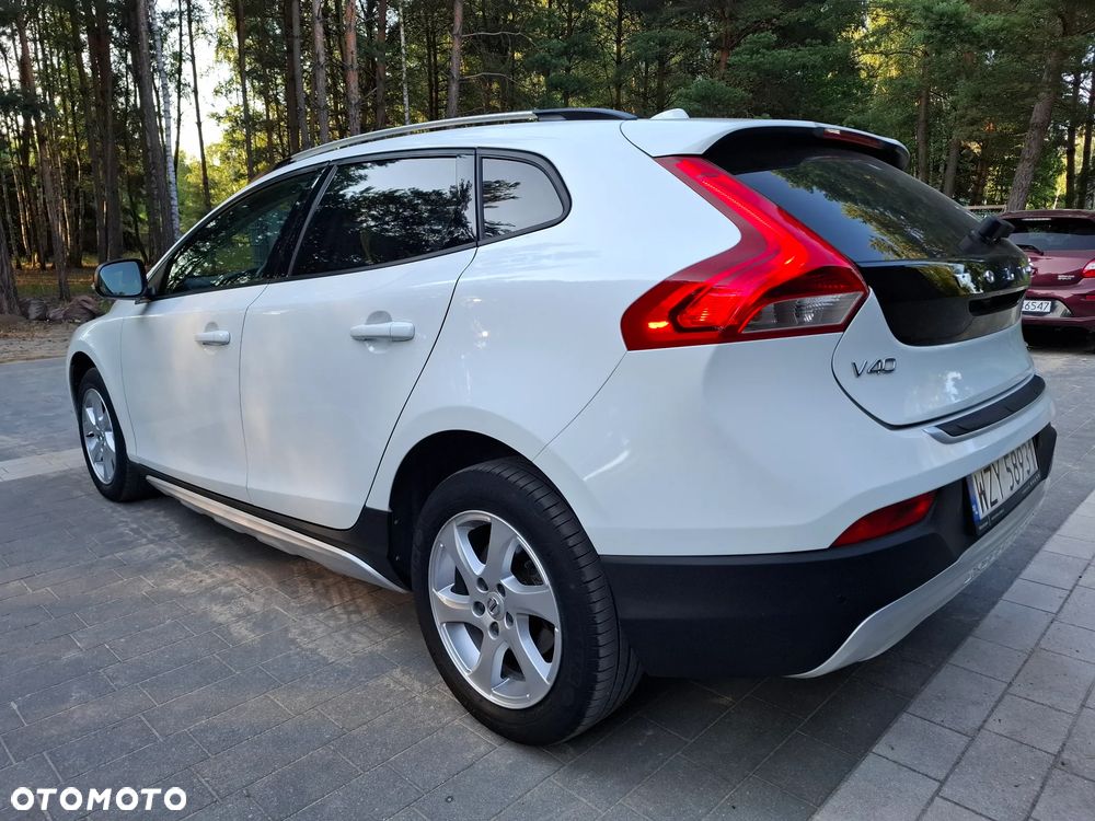 Volvo V40 Cross Country D3 Drive-E Dynamic Edition - 4