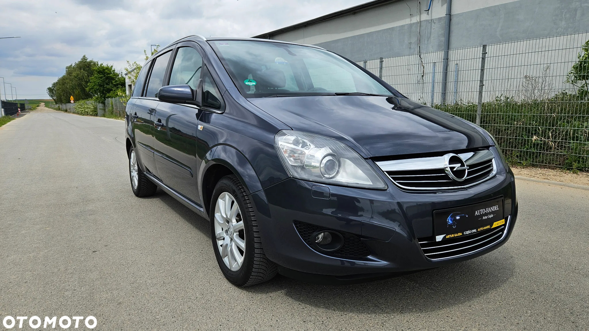 Opel Zafira 1.8 Cosmo - 12