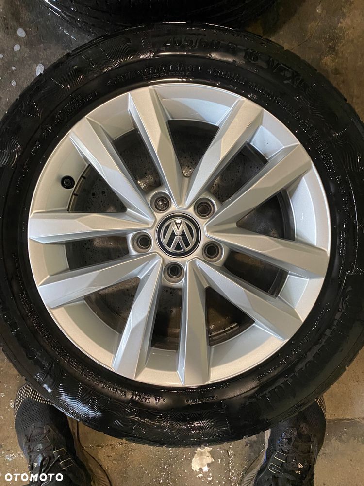 Oryginalne felgi aluminiowe VW Golf VIl 16” 5x112 + opony letnie Continental - 3
