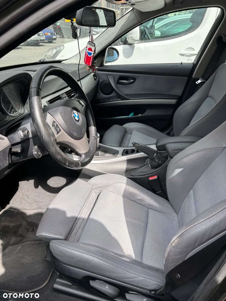 BMW Seria 3 320d - 4