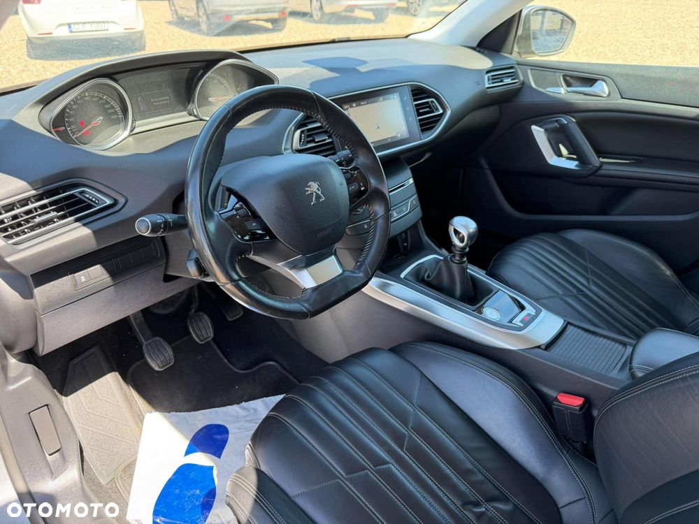 Peugeot 308 1.6 THP Allure - 10
