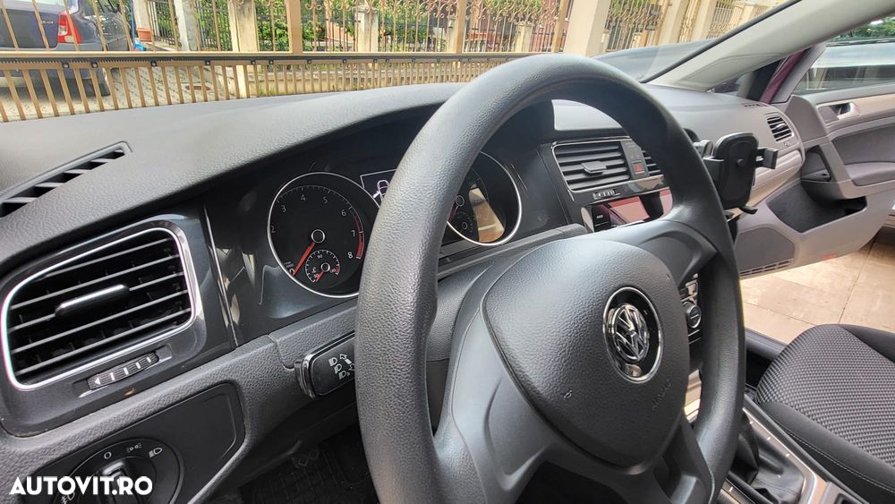 Volkswagen Golf - 9