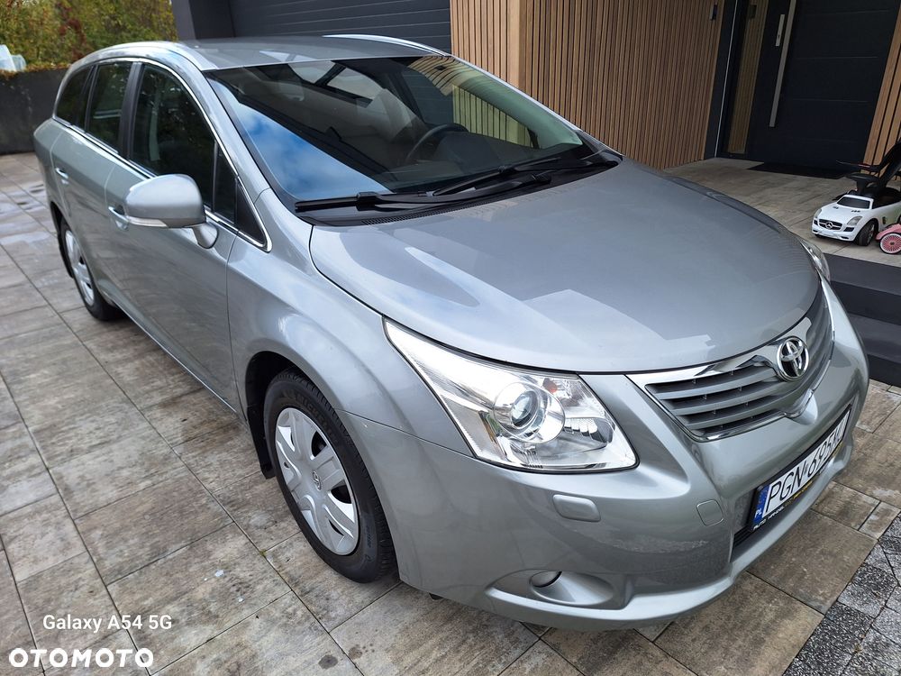 Toyota Avensis - 4