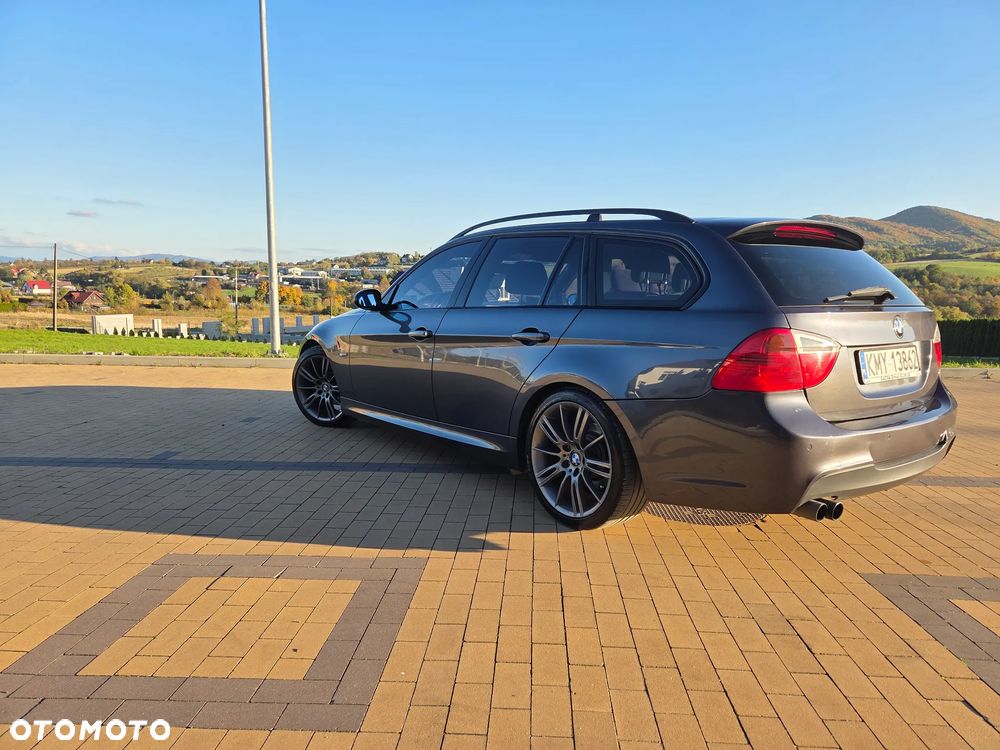 BMW Seria 3 325i - 4