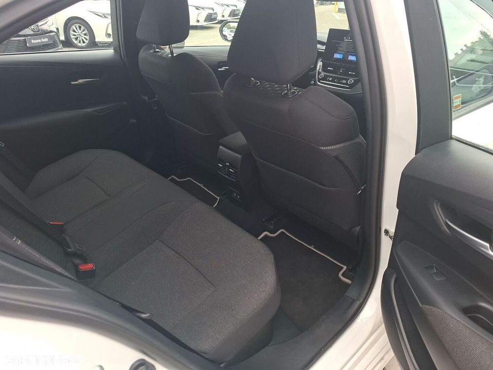 Toyota Corolla - 10
