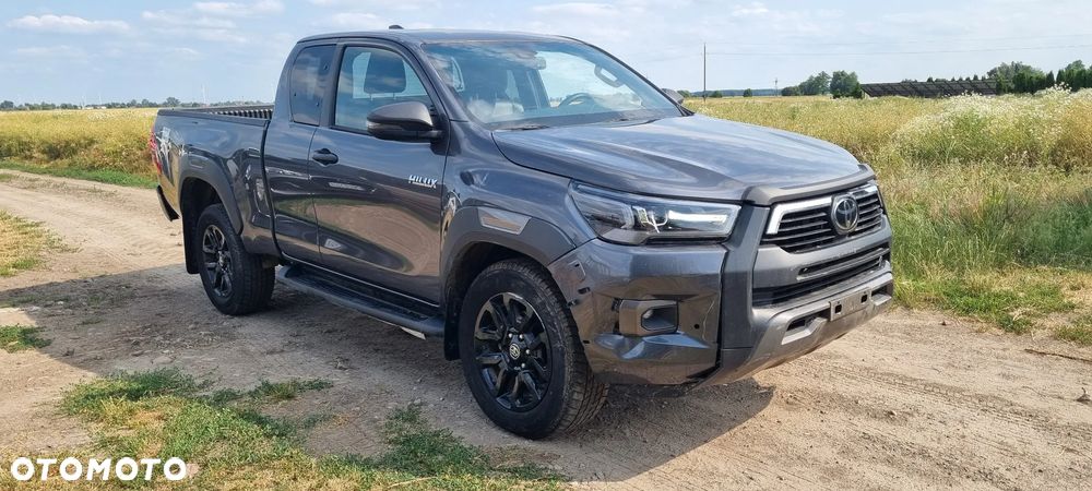 Toyota Hilux 4x4 Double Cab Autm Invincible - 2