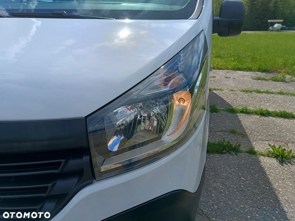 Renault Trafic L2H1 1.6 diesel 140kM 2014rok WEBASTO, CZUJNIKI PARKOWANIA, HAK, BAGAŻNIK DACHOWY, drzwi przesuwne z obu stron, stan BDB, BEZWPADKOWY! - 16