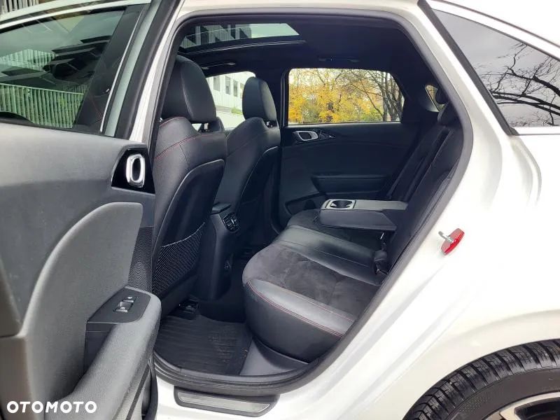 Kia Ceed 1.6 T-GDI GT DCT - 25