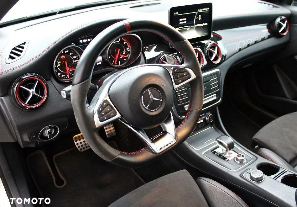 Mercedes-Benz CLA AMG 45 4-Matic - 29