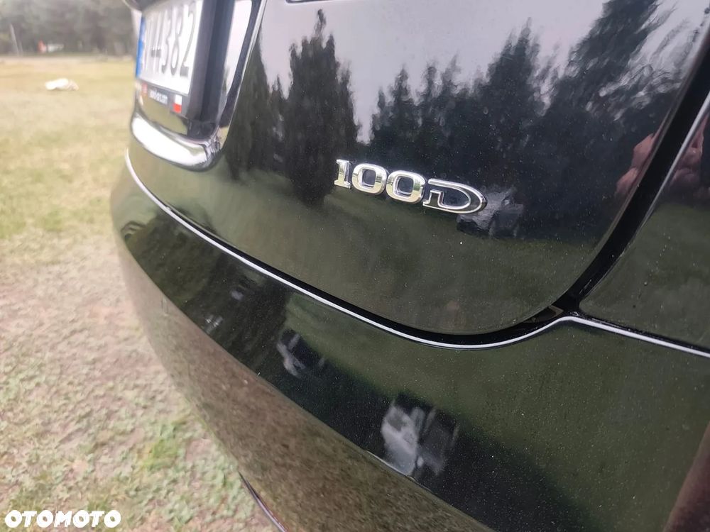 Tesla Model S - 5