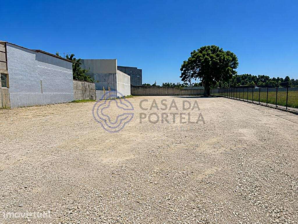 Terreno para arrendamento em Moreira, Maia — ideal para estacionamento - Grande imagem: 2/6