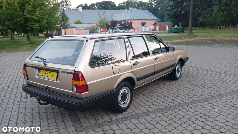 Volkswagen Passat 1.6 CL D - 5