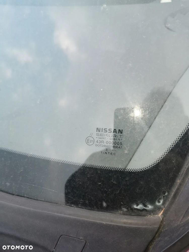 Nissan Almera Tino - 2