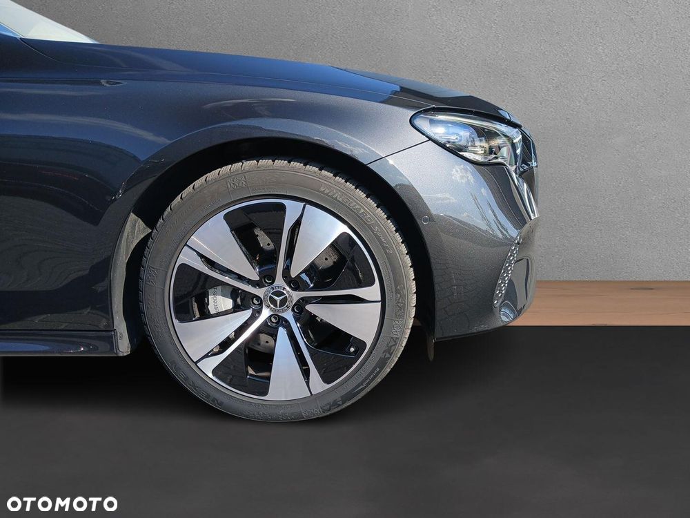Mercedes-Benz Klasa E 300 PHEV 4-Matic Avantgarde 9G-Tronic - 15