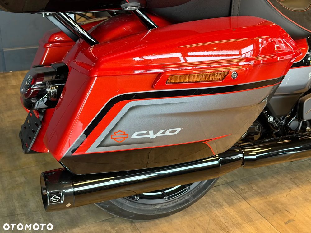 Harley-Davidson CVO Street Glide - 11