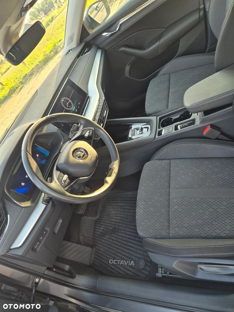 Skoda Octavia 2.0 TDI Style DSG - 10