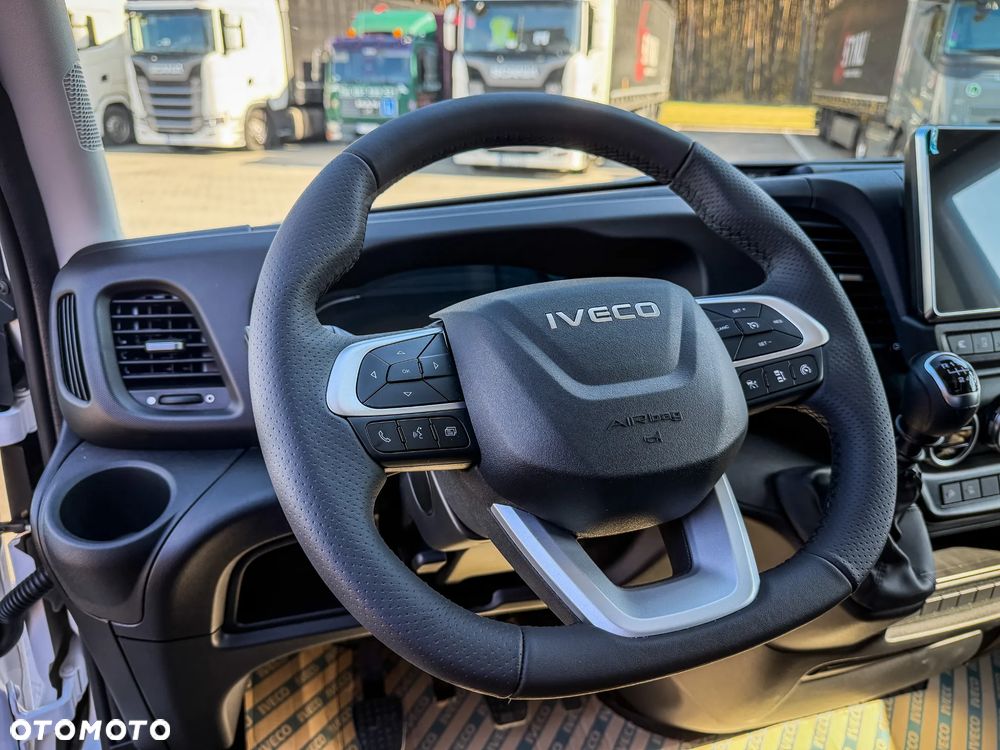 Iveco 35S18H V Furgon Brygadówka CARPOL - Od ręki GSC Gorzów 7 miejsc - 26