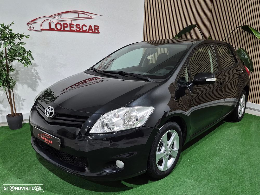 Toyota Auris 1.33 VVT-i Sol - 1