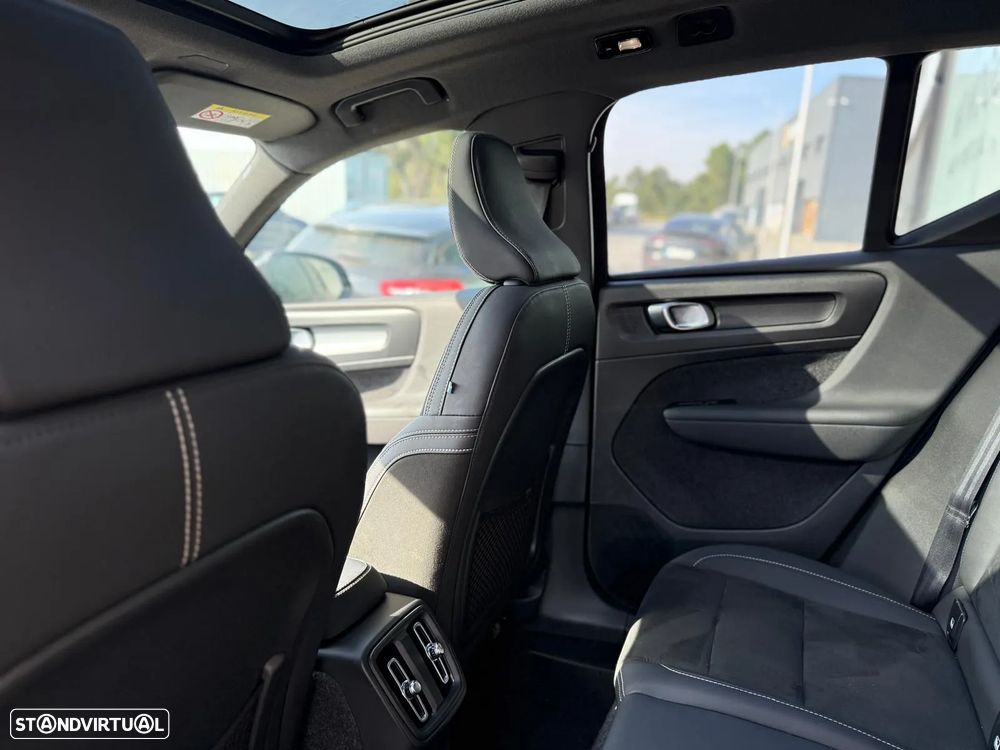 Volvo XC 40 Recharge Core - 35