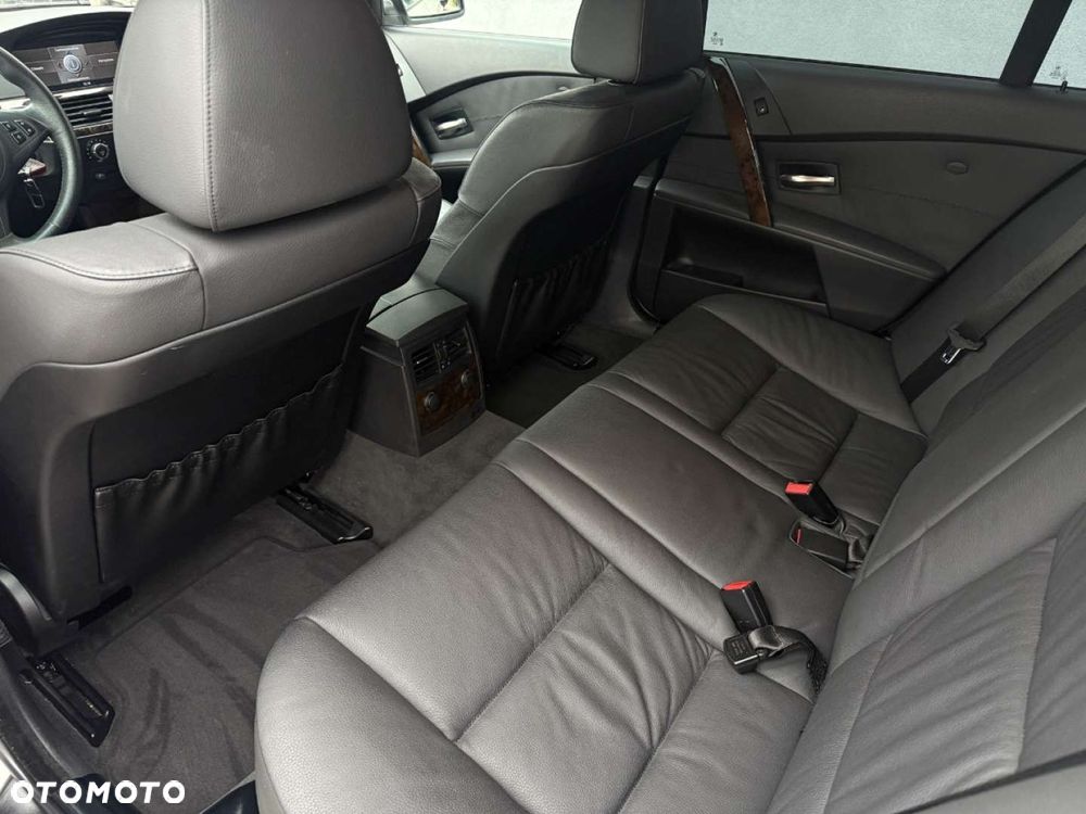 BMW Seria 5 540i Edition Sport - 33