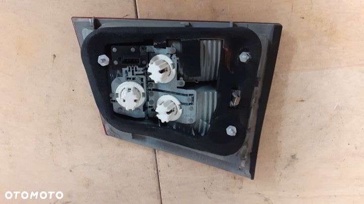 LAMPA LEWA TYŁ TYLNA W KLAPĘ OPEL VECTRA C KOMBI - 2