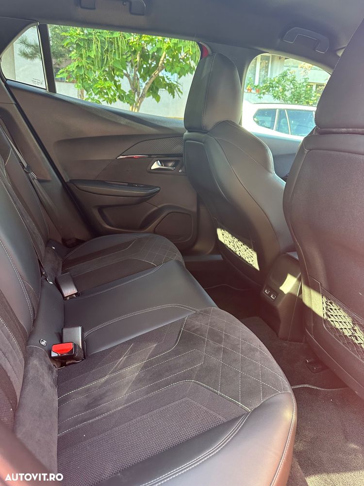 Peugeot 2008 PureTech 155 EAT8 GT Pack - 7
