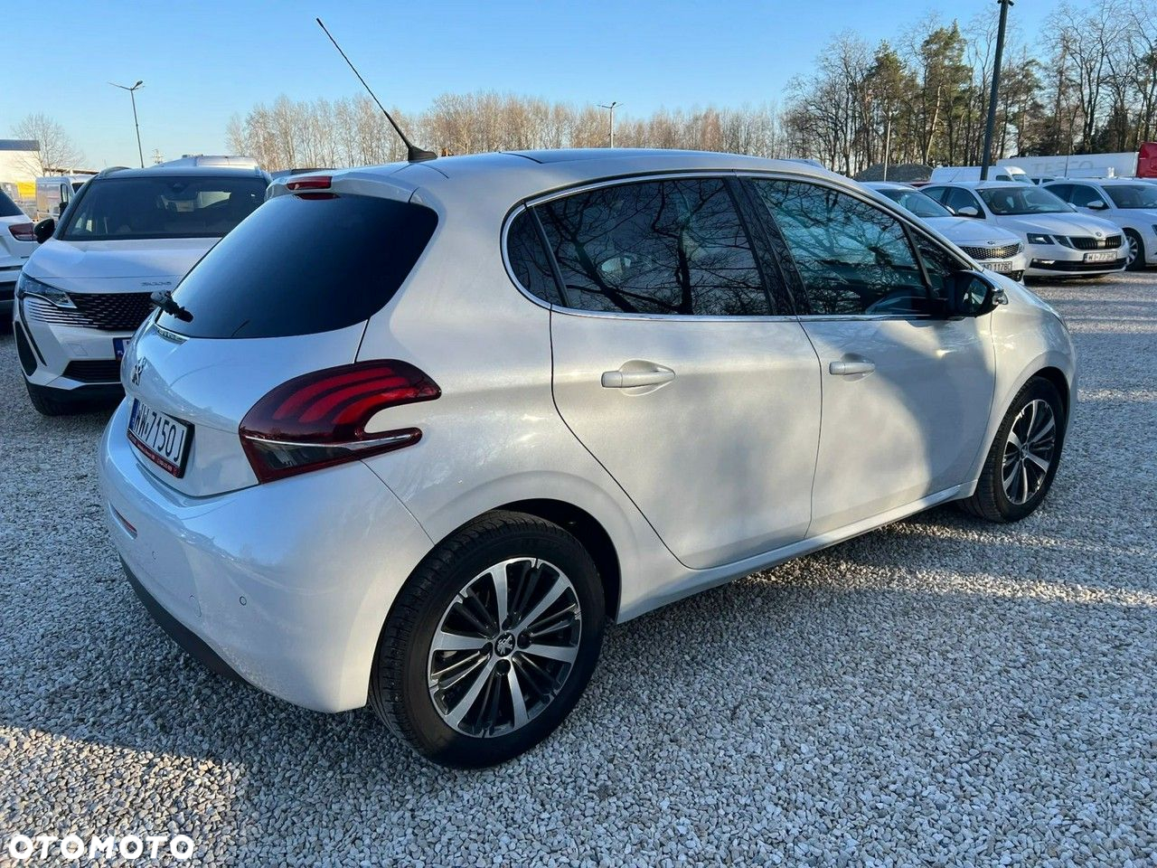 Peugeot 208 1.2 PureTech GPF Allure S&S EAT6 - 23