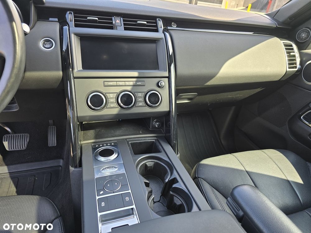 Land Rover Discovery 3.0 Si6 SE - 23