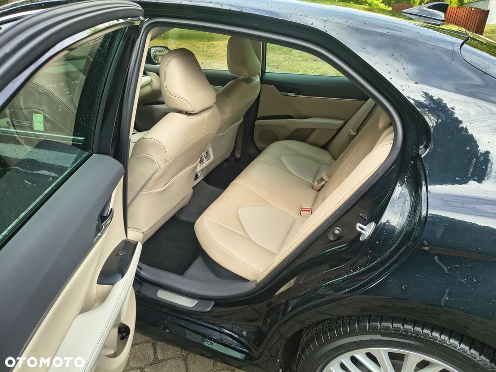 Toyota Camry 2.5 Hybrid Executive CVT - 6