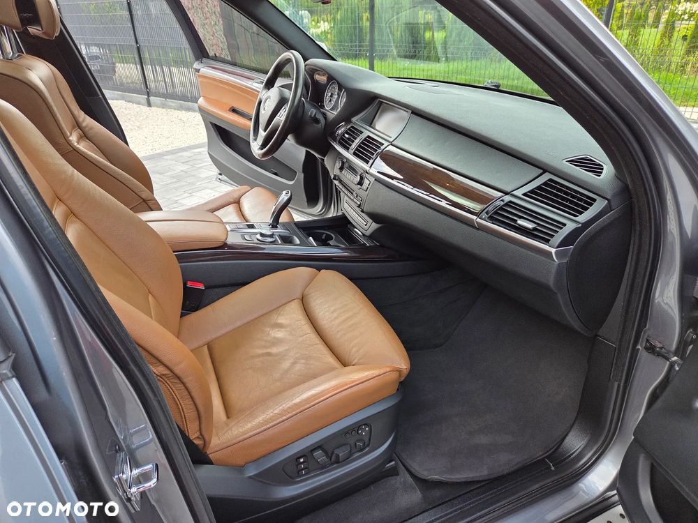 BMW X5 xDrive48i - 20