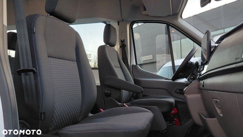 Ford Nowy Transit - 13